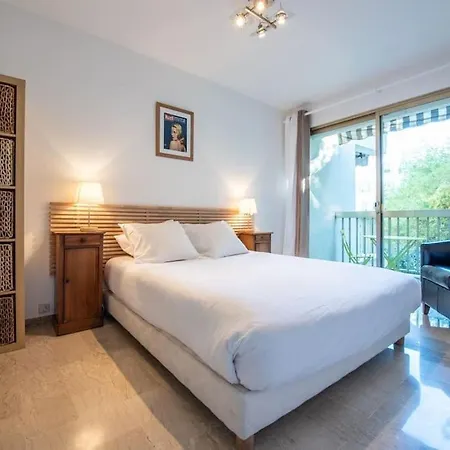 Apartment L'esterel Avec Grand Balcon Vue Apercu Et Piscine Cannes